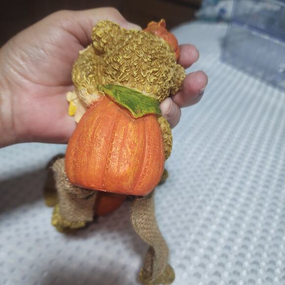 VINTAGE RESIN BEAR PUMPKIN FALL SHELF SITTERS SET OF 2 - Picture 5 of 5